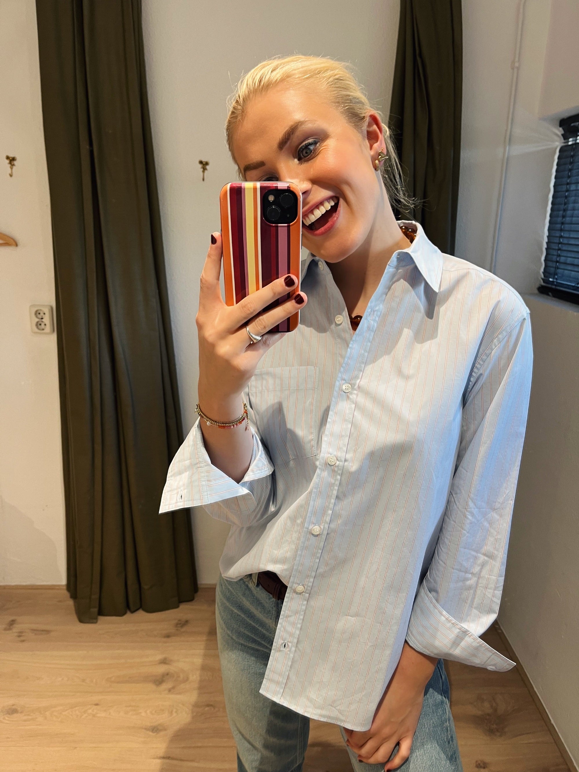 9 Tijdloze basics die elke garderobe nodig heeft.