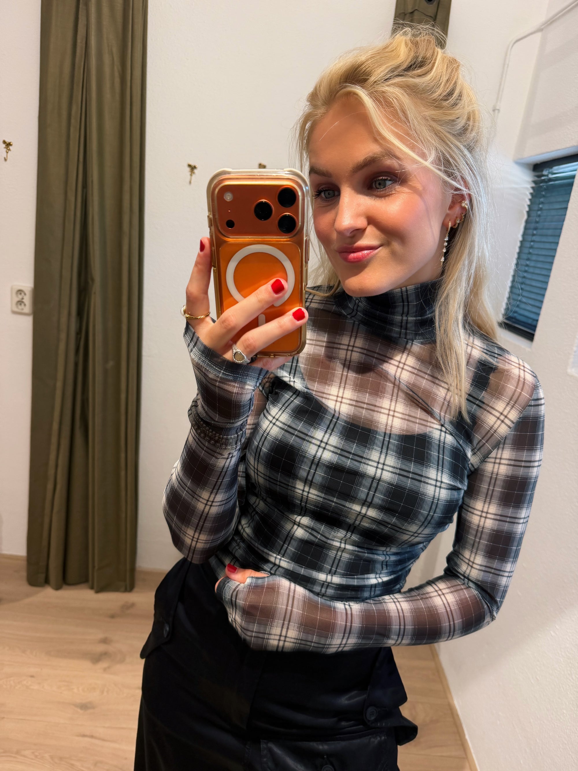 Dante 6 Casha printed check mesh top