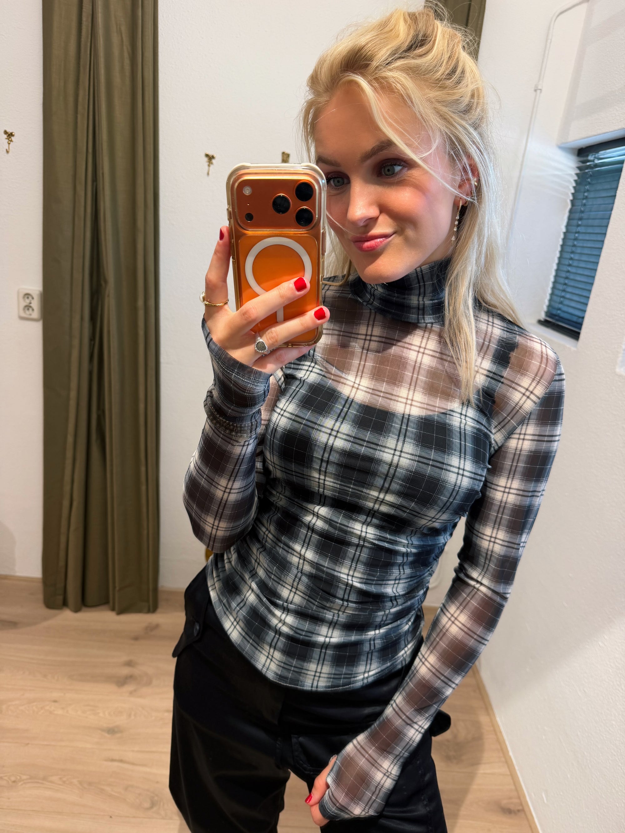 Dante 6 Casha printed check mesh top