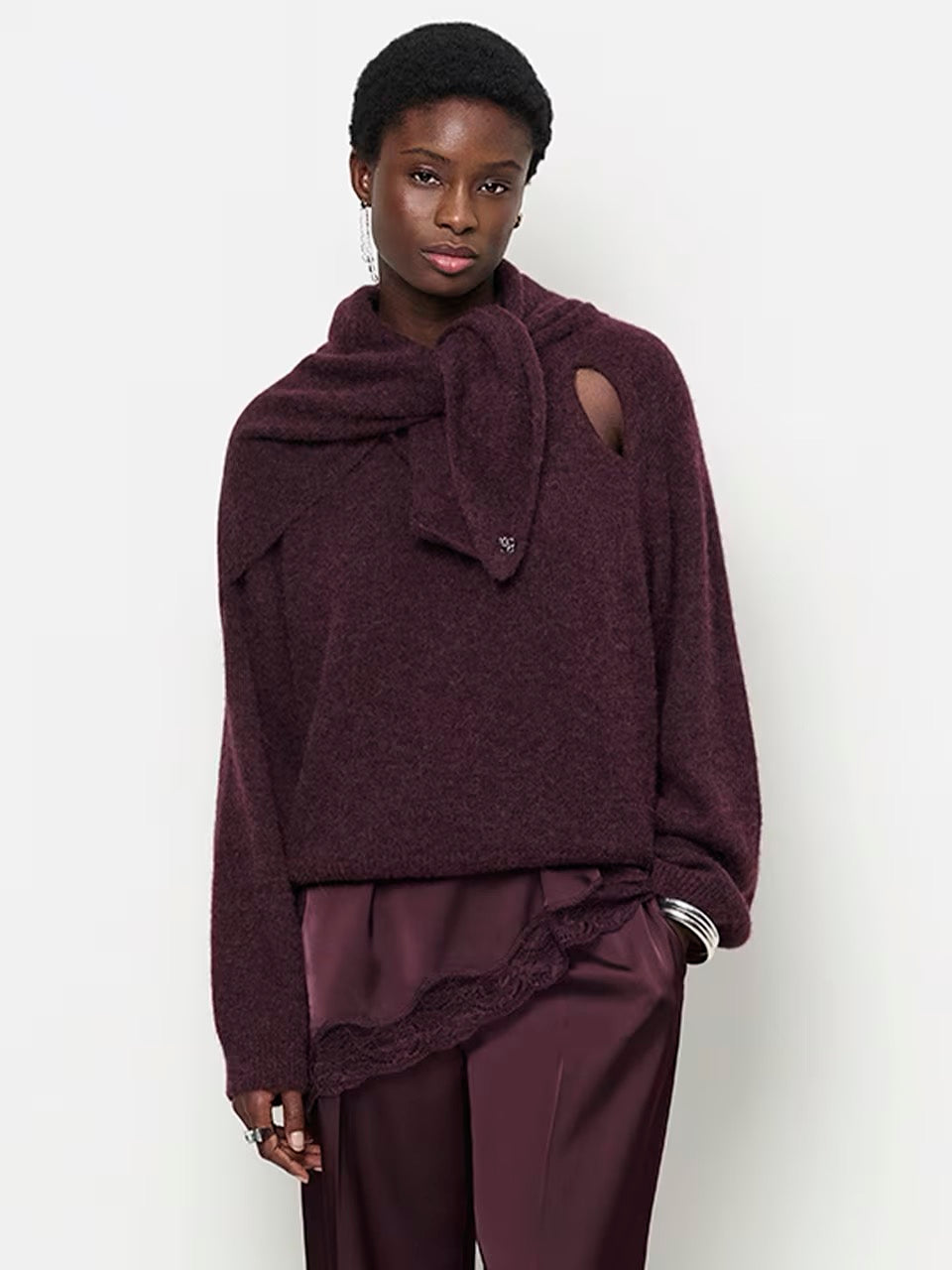 Dante 6 Skai knitted triangular scarf
