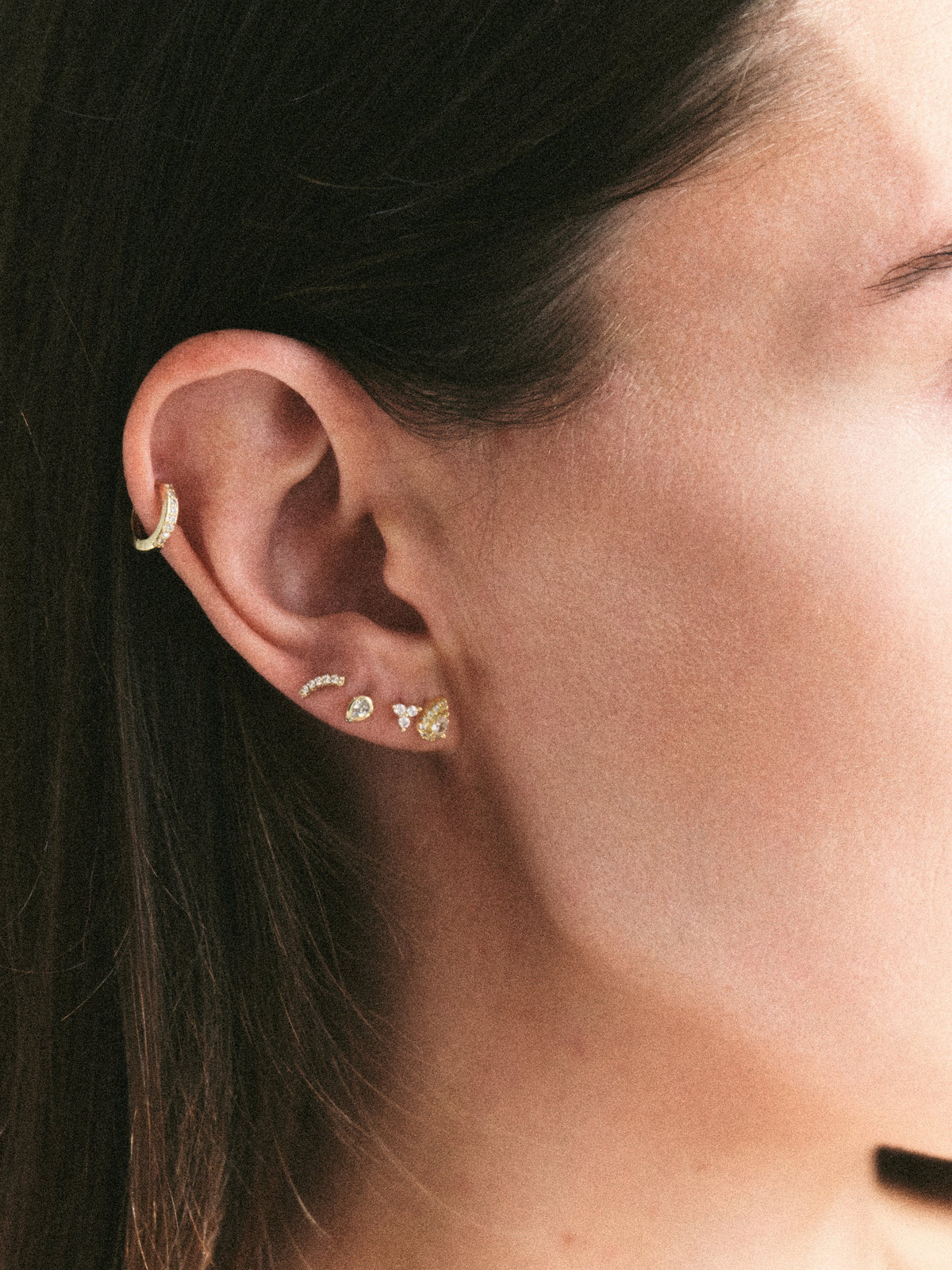 Bobby Rose Mini Glimmer Bar stud