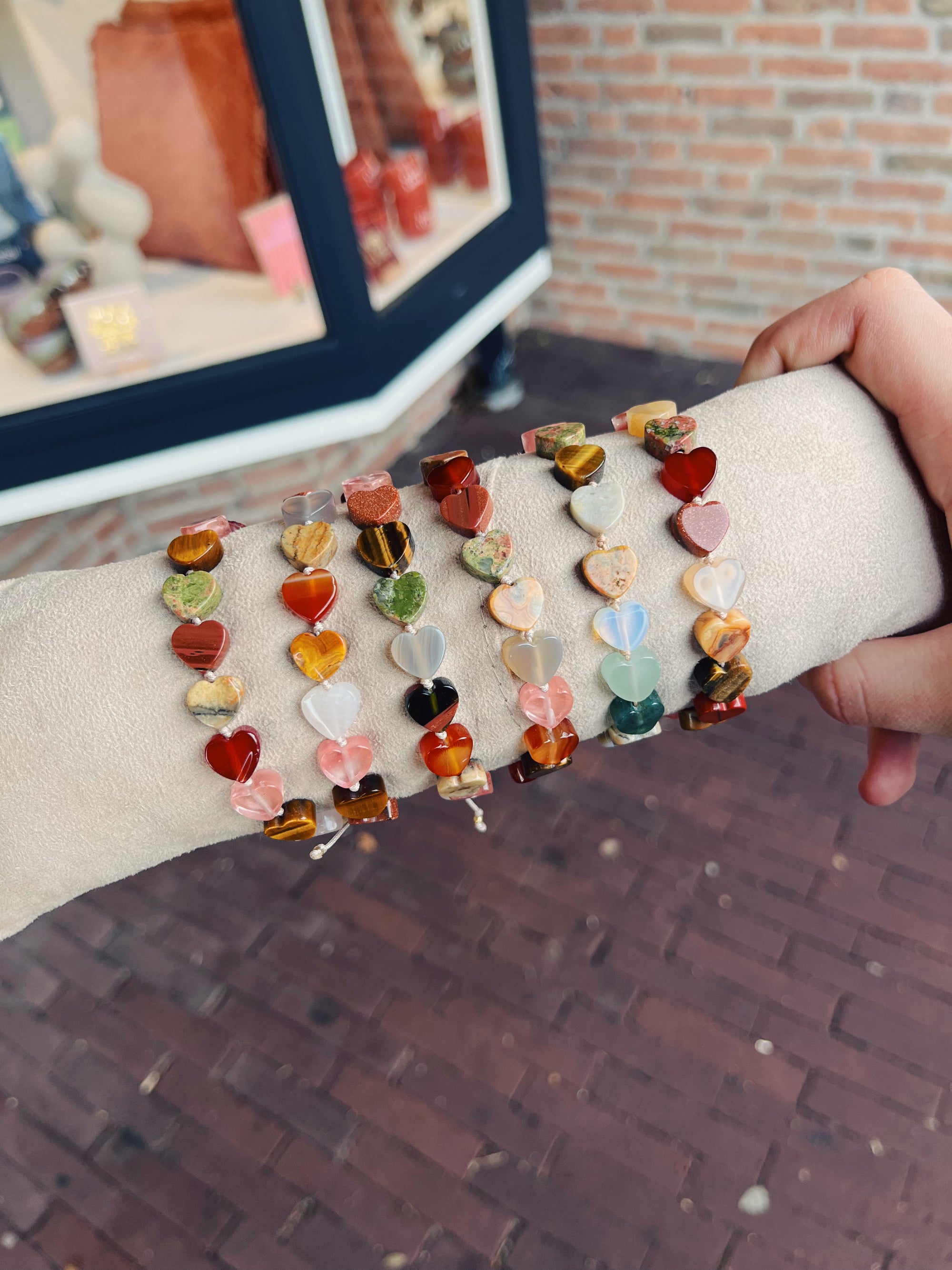 BERT armband met hartjes